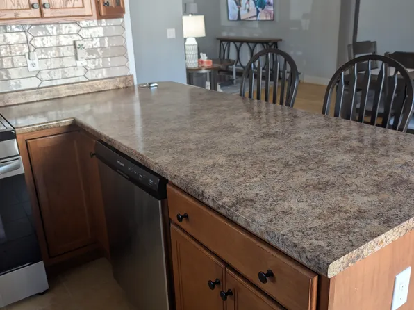 18 Stagecoach Ln, Westbrook, ME 04092