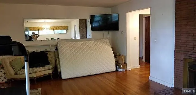 4 bed, 2107 sqft, $3,800 — Photo 4