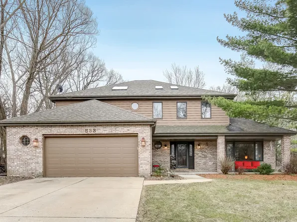 833 Kingston Ln, Bartlett, IL 60103