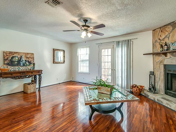 4th image of 601 Alison Ct
