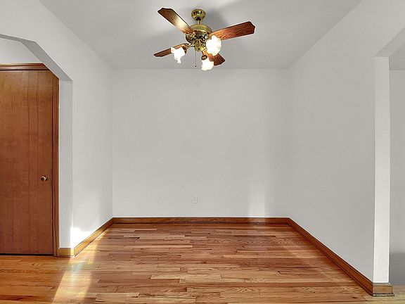 5th image of 5119-5121 Jamieson Ave #652