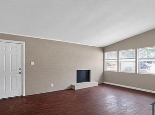 6851 Woodhurst Dr, Saint Louis, MO 63134