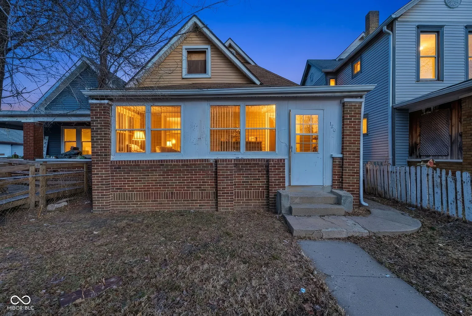 1120 Hoyt Ave photo 1