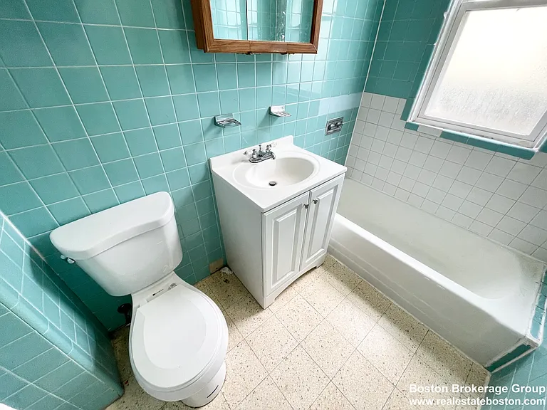 26 Harbor View St #3 — Photo 9