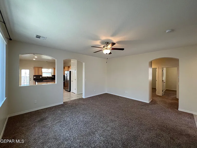 147 N Manzanita Dr — Photo 8