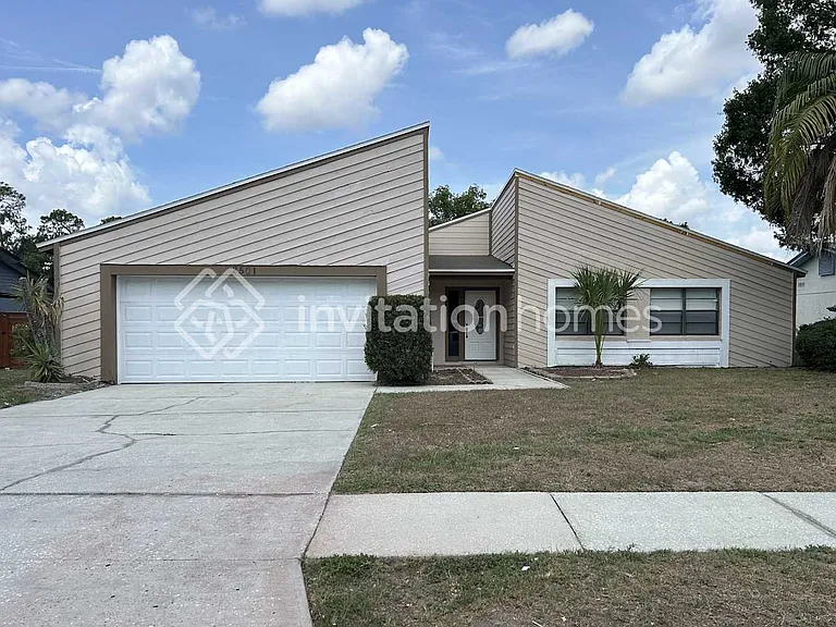 2501 E Timberlane Dr — Photo 1