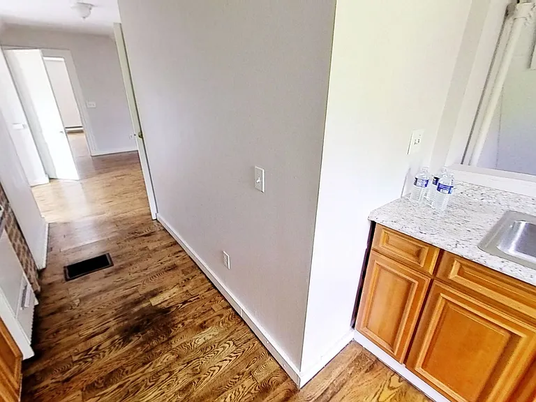439 Meigs St #5 — Photo 5