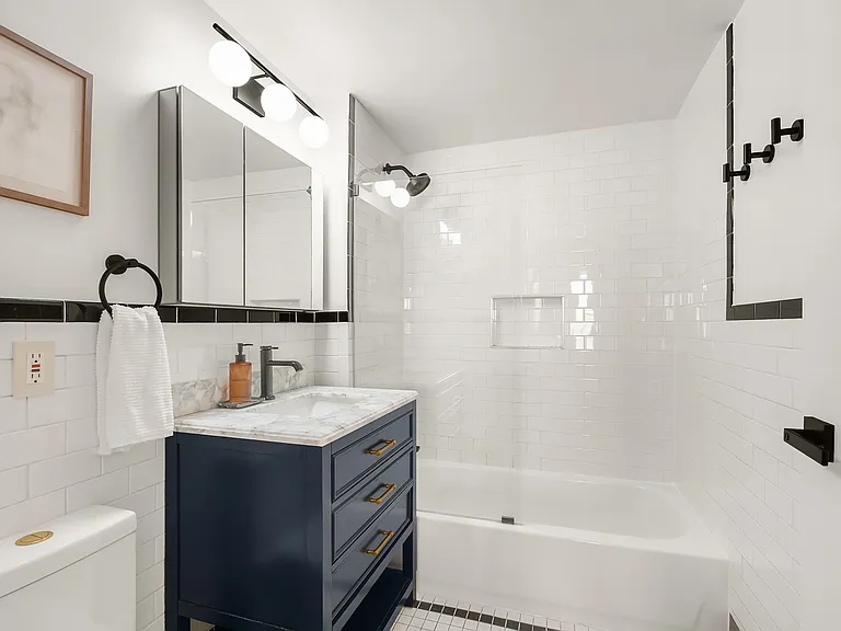 1825 Madison Ave #4G — Photo 8