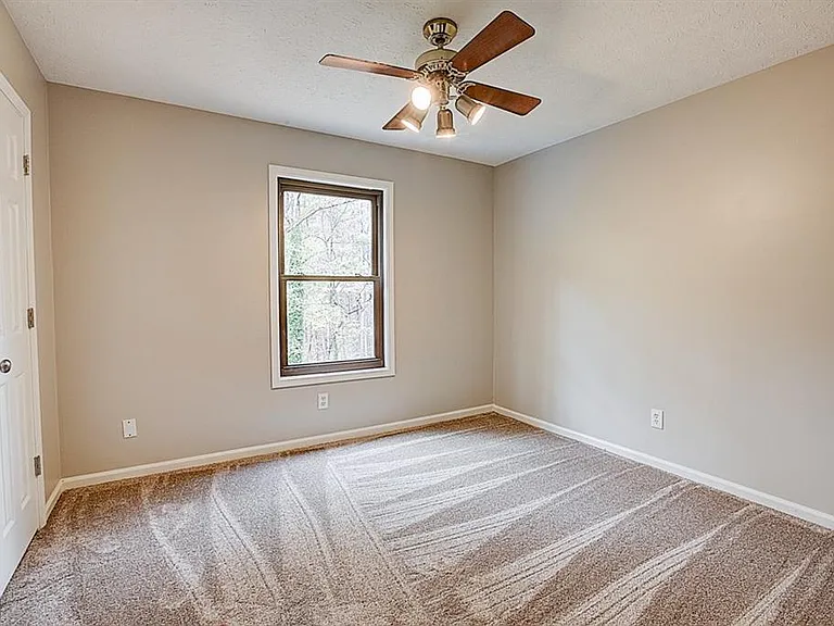 168 Lake Forest Dr — Photo 21