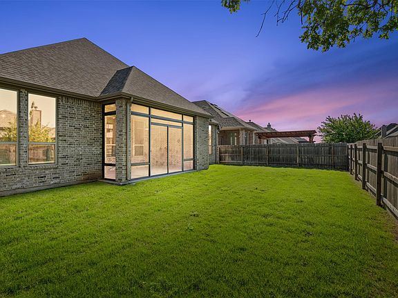 3rd image of 116 Texon Dr