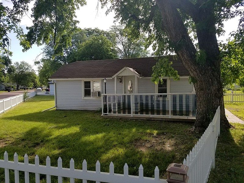 1st image of 1006 Kennedy Dr