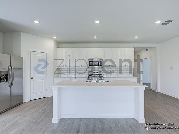 4th image of 1313 Rockwell Dr