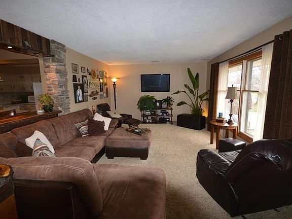 2nd image of 518 Fenway Dr