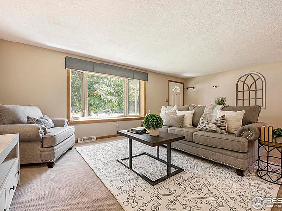 4th image of 28 Princeton Cir