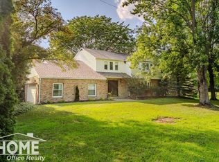 500 Julia St, Chesaning, MI 48616