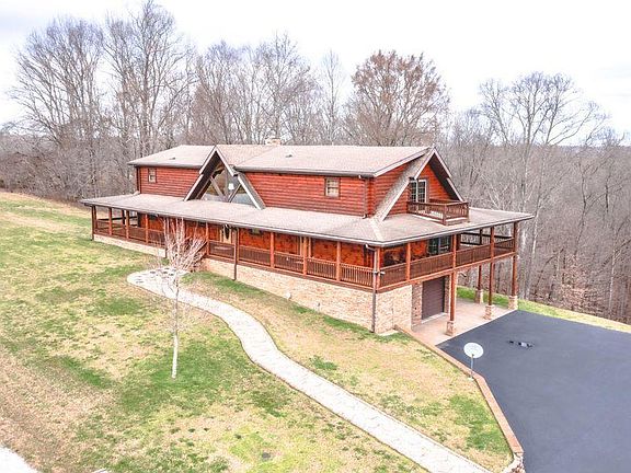 3rd image of 921 Hickory Point Dr