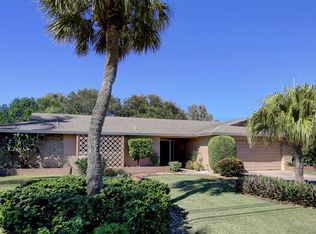 9594 Oakhurst Rd, Seminole, FL 33776