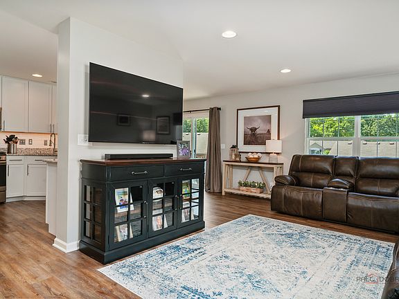 4th image of 7114 Hidden Green Cir