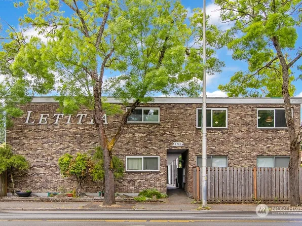 8701 35th Avenue NE #8, Seattle, WA 98115