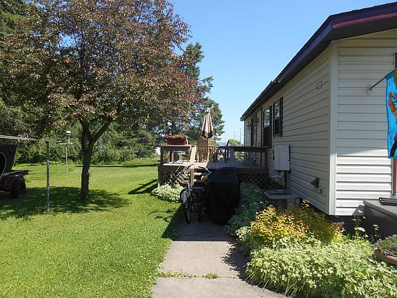 3rd image of 637 Sanborn Ave