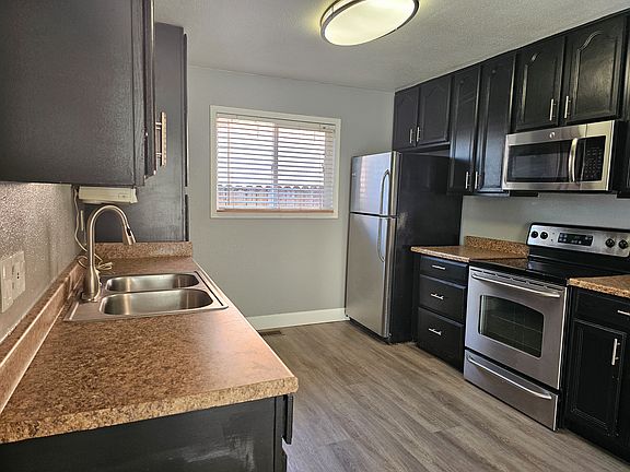 4th image of 3120 Elaine Way