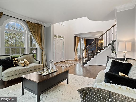 4th image of 104 Brittany Manor Way