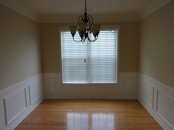 2nd image of 424 Heathcliff Ct