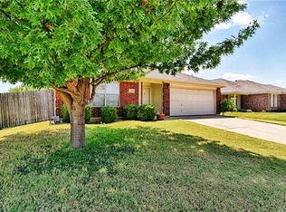 931 Aaron Dr, Burleson, TX 76028