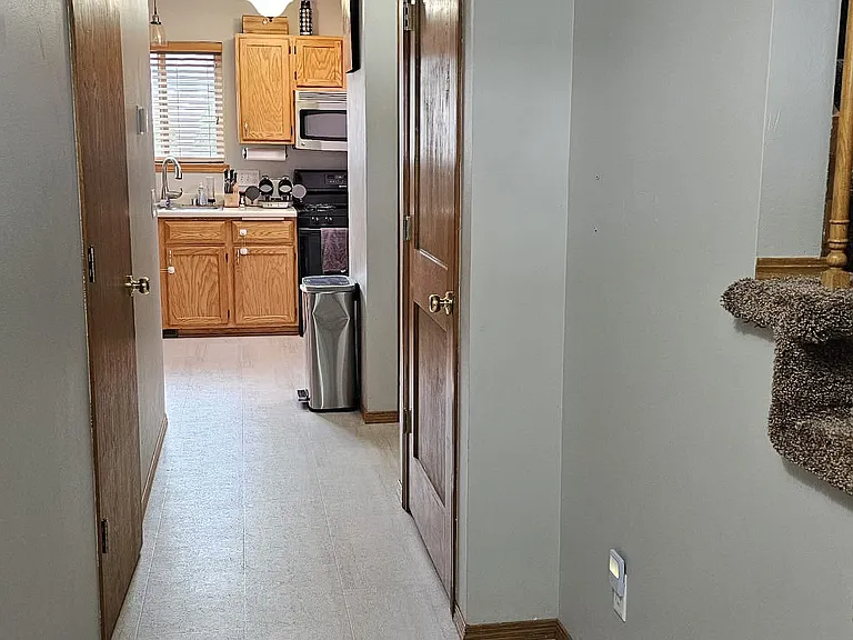 1425 Bellflower Ln — Photo 8