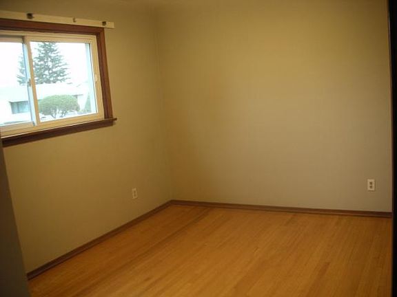 3rd image of 10319 135a Ave NW #407-001