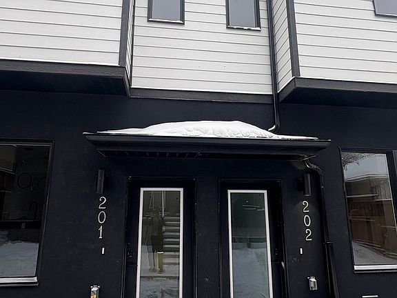 3rd image of 116 43rd Ave NE