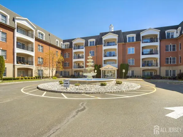 403 Regency Pl, Woodbridge, NJ 07095