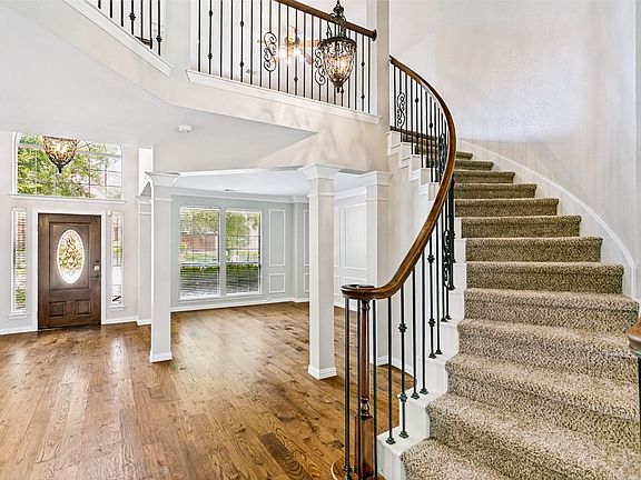 2nd image of 2208 Scenic Dr