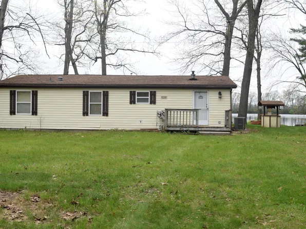 12230 Riverside Dr, White Pigeon, MI 49099