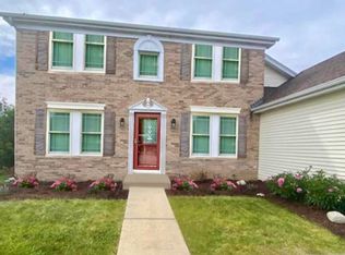 324 Cornwall Ave, South Elgin, IL 60177