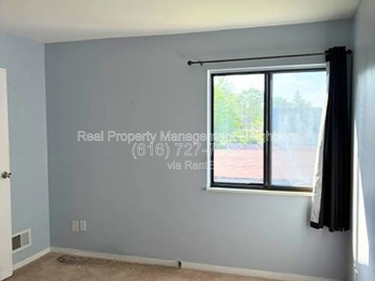 4326 Norman Dr SE — Photo 5