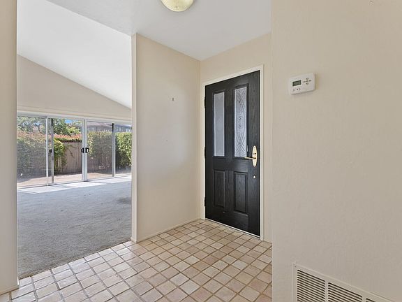 3rd image of 110 Palo Alto Pl