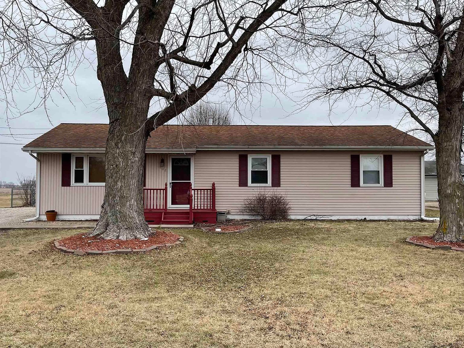 702 S East St, Abingdon, IL 61410 Zillow