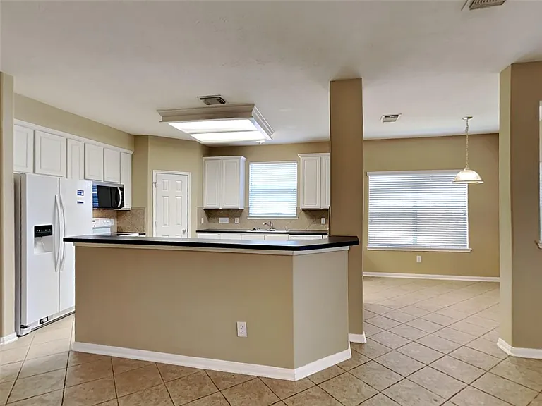 3523 Pine Valley Dr — Photo 3