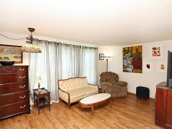 4th image of 599 Harrison Ave