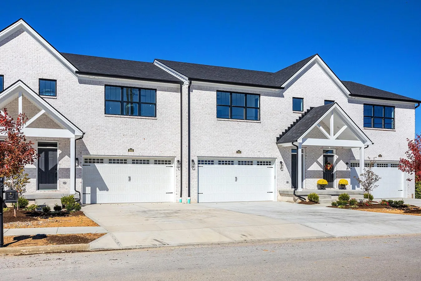 4 bed, 3.5 bath, 2660 sqft, $2,800 — Photo 2