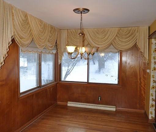 5th image of 1053 S Main St