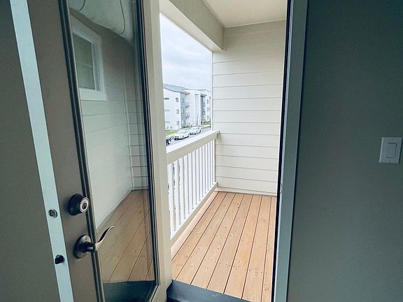 4th image of 15322 NE 70th St #15322