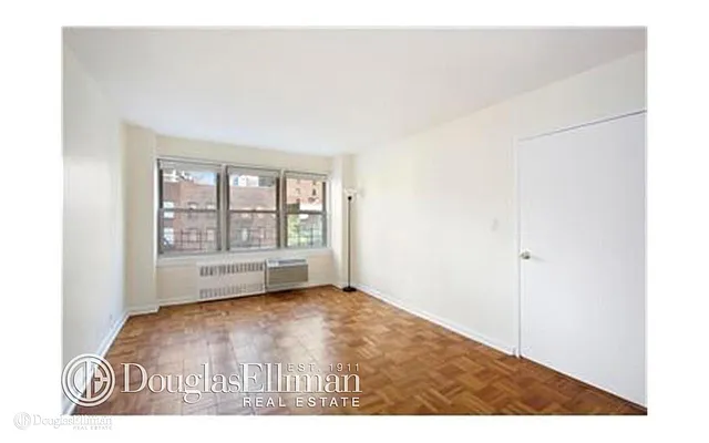 Rented by Douglas Elliman | media 14