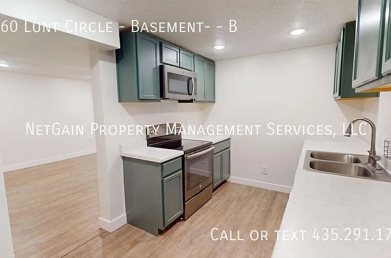 1060 Lunt Cir #B — Photo 6