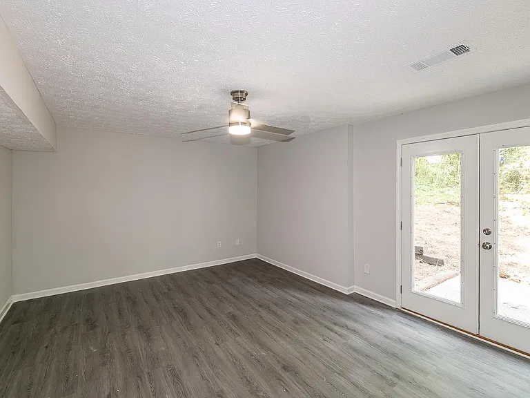 3941 Kensington Dr — Photo 21
