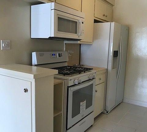 4th image of 1111 N Flores St #7