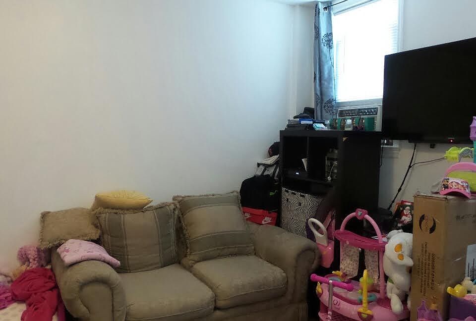 2nd image of 12512 18th Ave APT 1F