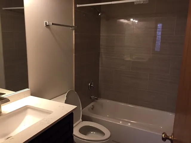 739 S Claremont Ave — Photo 23