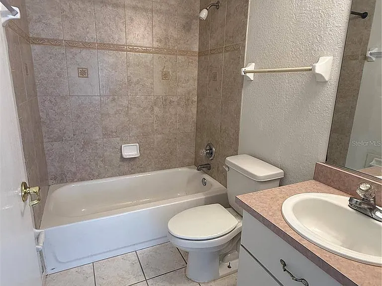11018 SE 56th Ave — Photo 12